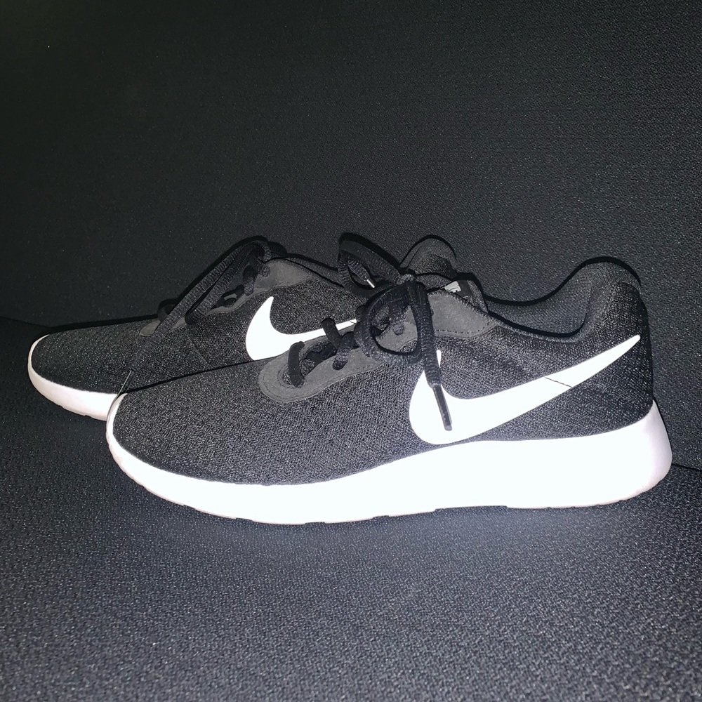 Nike Tanjun Women's Running Shoes